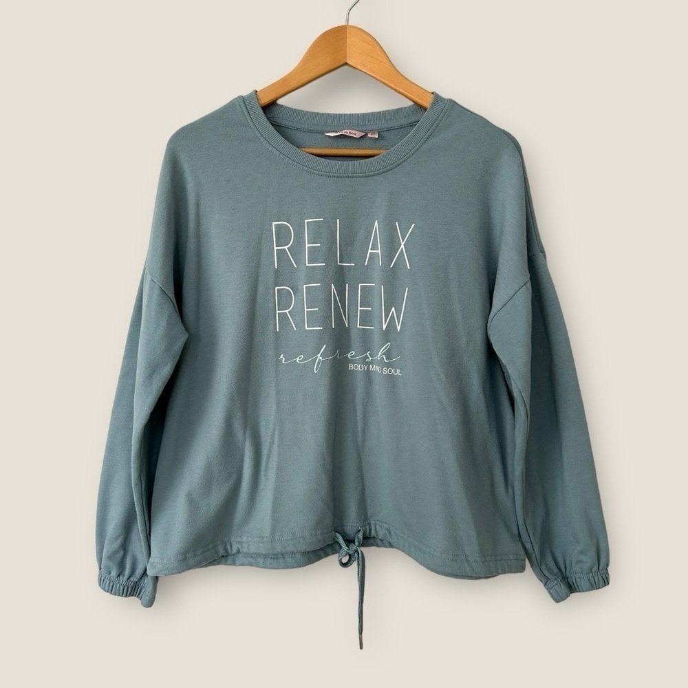 La Vie En Rose Relax Renew Refresh Crewneck Sweater